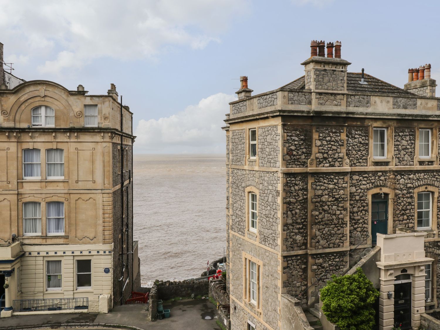 2 Belgravia Mansions, WestonSuperMare Holiday Cottage Bird Spot