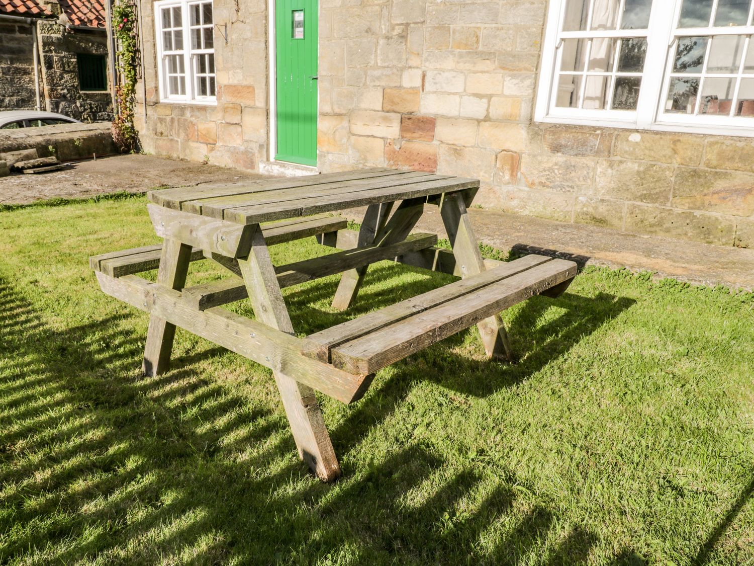 Garden Manor House Farm Cottage Roxby ( Ref 1084493 ) Holiday cottage in Roxby for 3 guests near Staithes