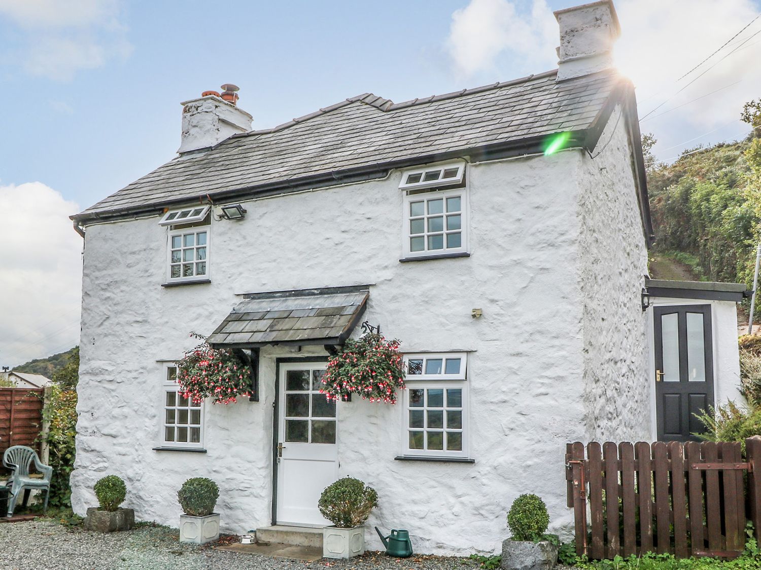 Tyn Llidiart, TalYBont Holiday Cottage Bird Spot