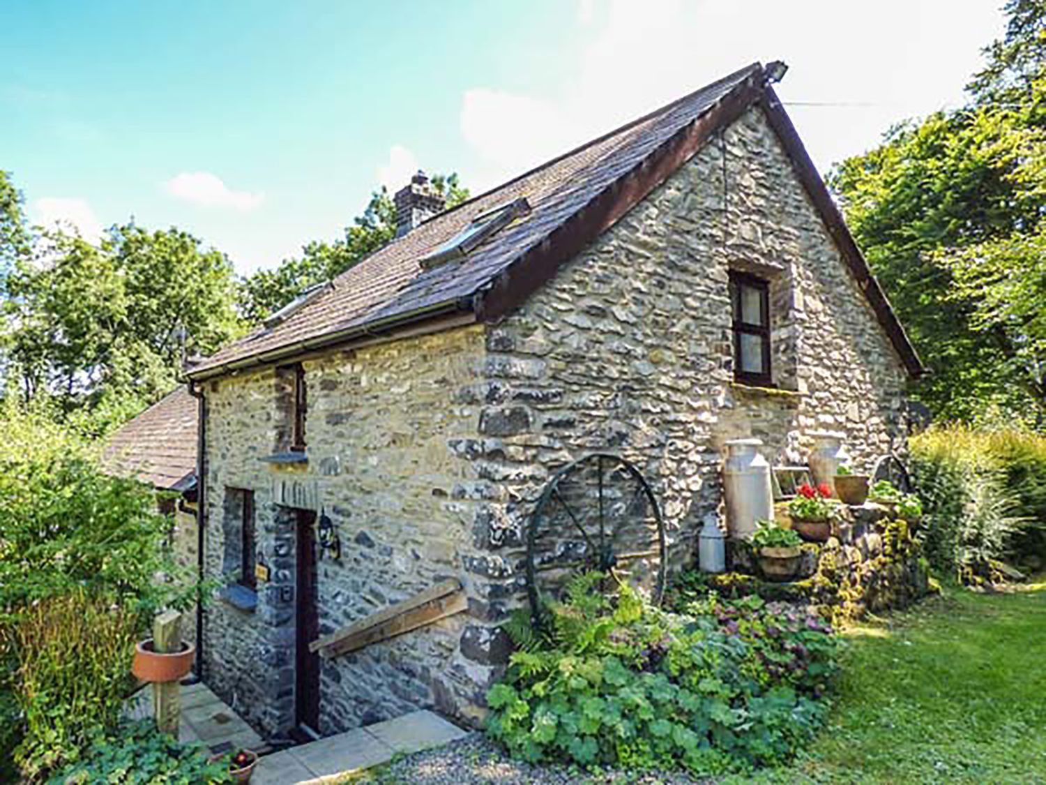 Ty Twt Llanddewibrefi Pencaerodyn Self Catering Holiday Cottage