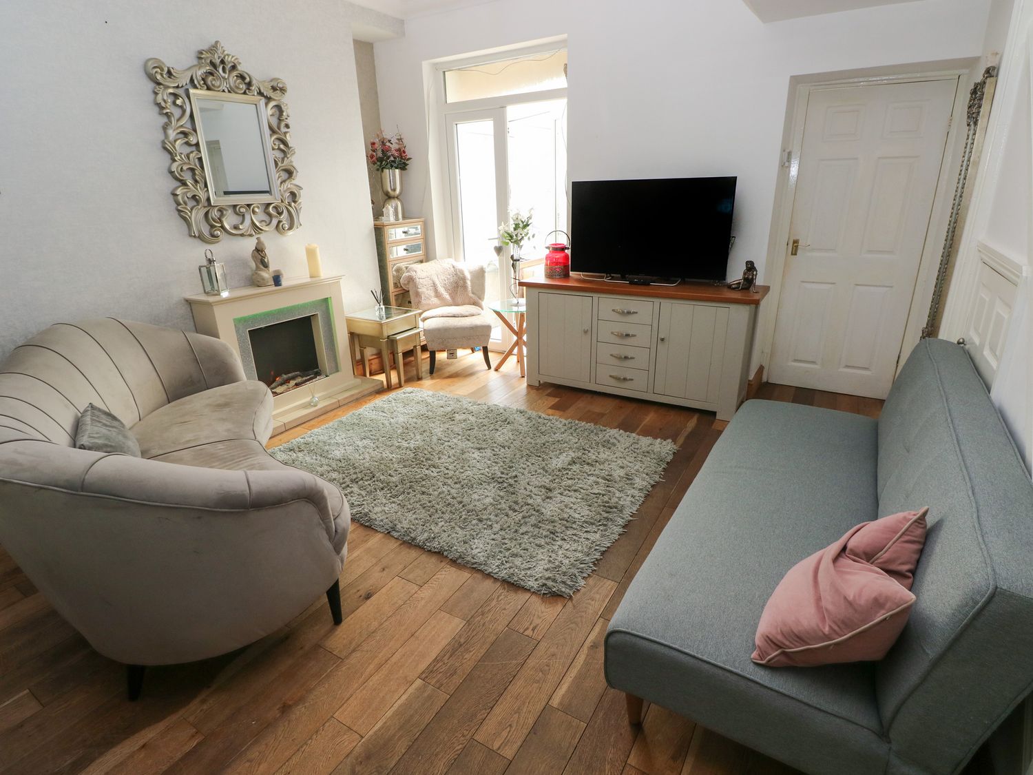 5 Pontardulais Road - South Wales - 1091900 - photo 1