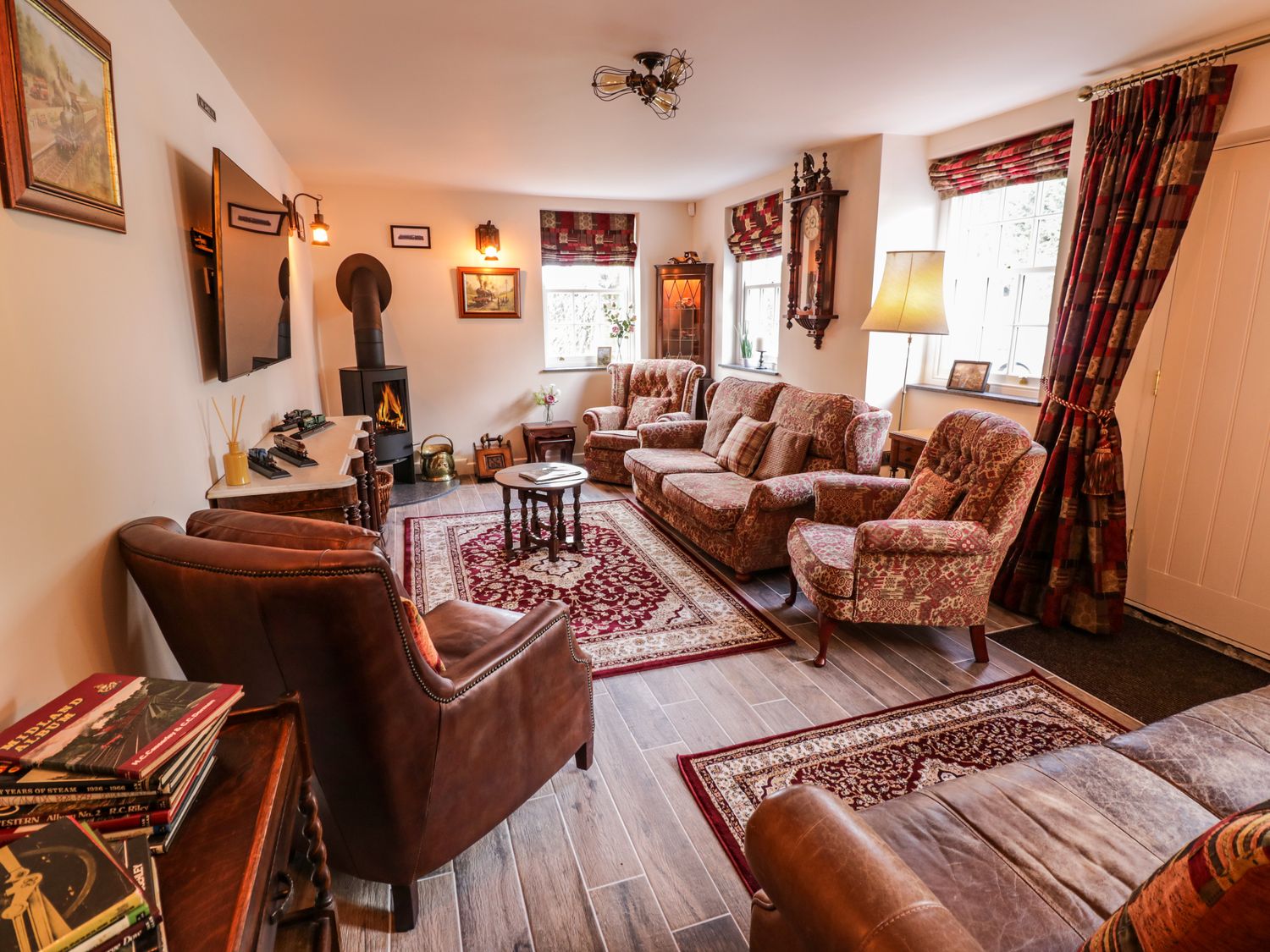 Station Masters Cottage                     photo 2