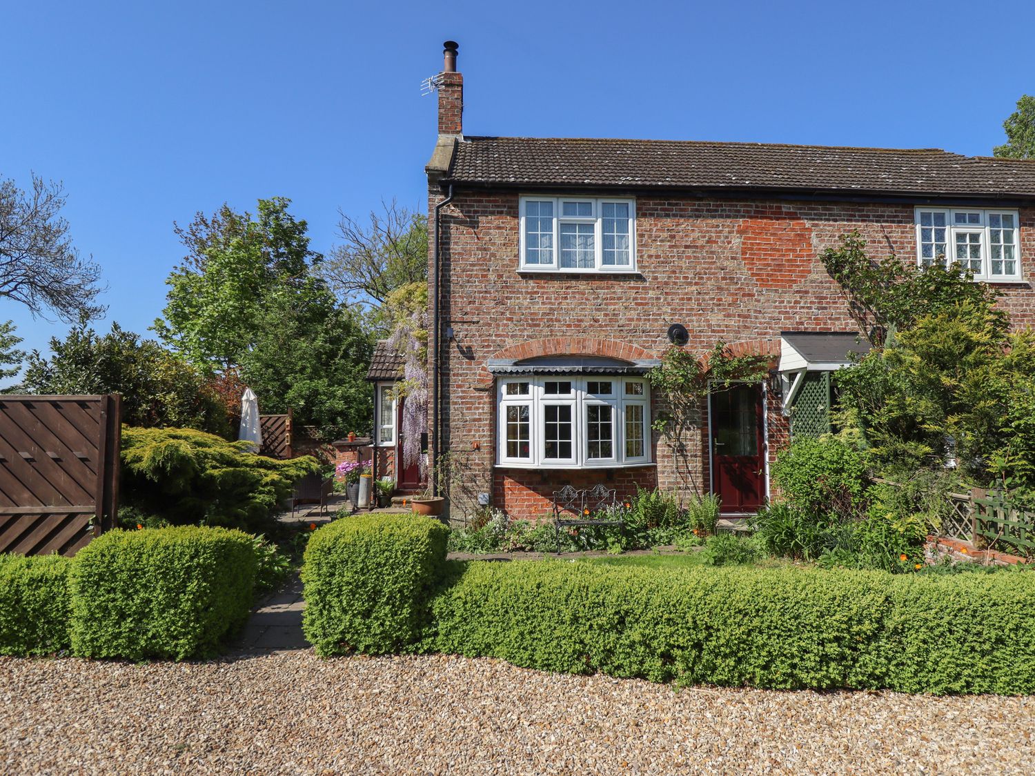 1 Eastview - Lincolnshire - 1099667 - photo 1