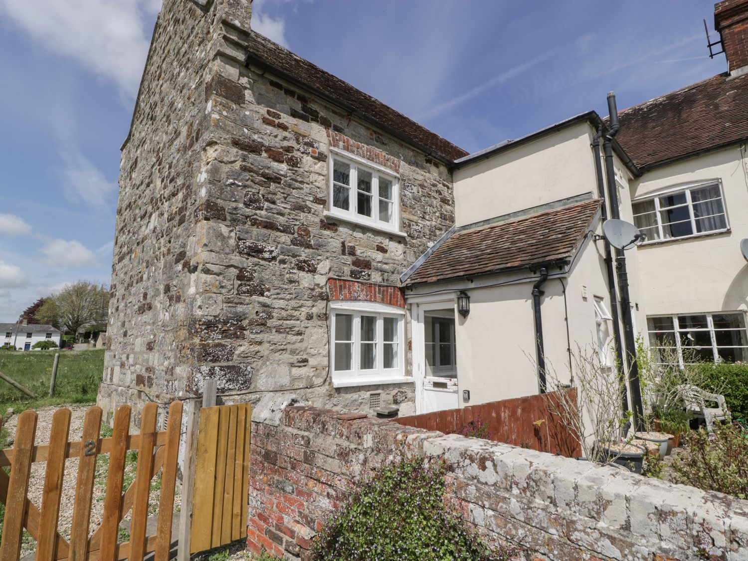 2 Court Farm, Bere Regis Holiday Cottage Bird Spot