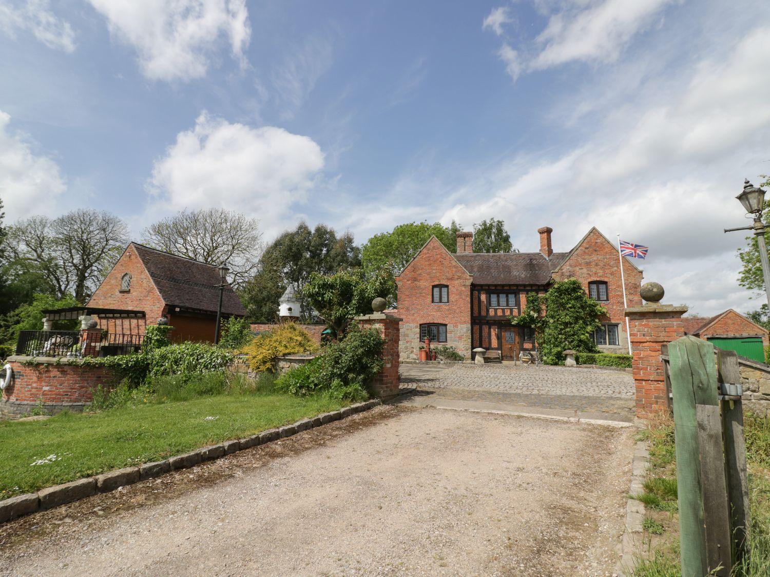 Rowlands House photo 2