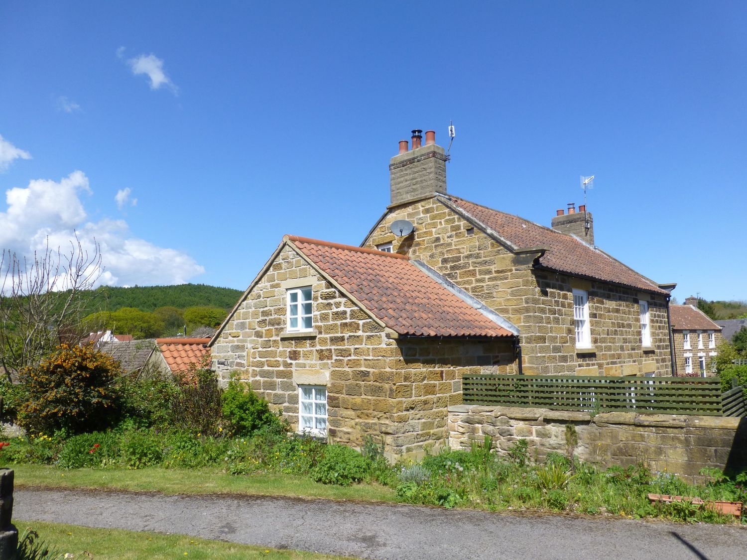 1 Church Cottages - North Yorkshire (incl. Whitby) - 1100408 - photo 1