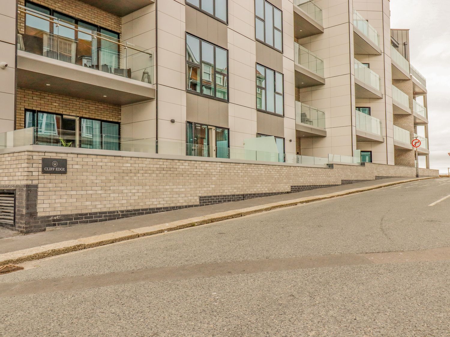 30 Cliff Edge                     photo 46