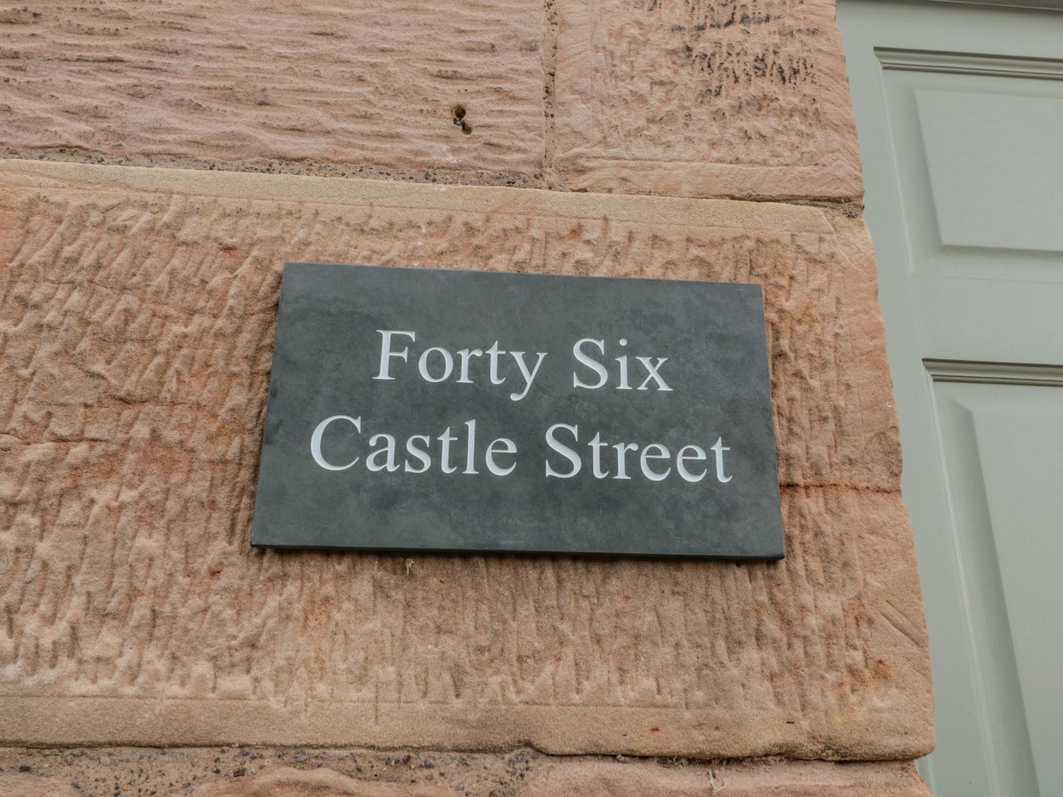 46 Castle Street                     photo 2