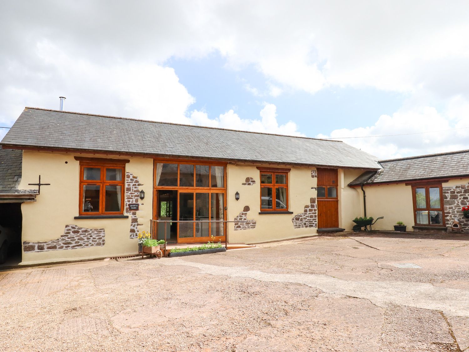 Quoit X Barn                     photo 2