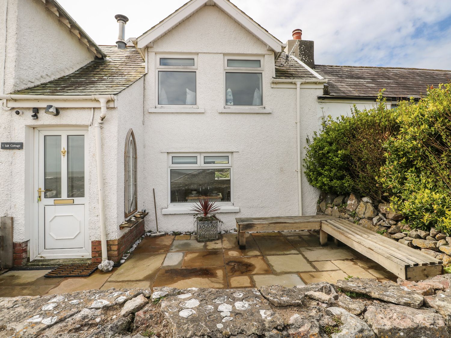 1 Salt Cottage photo 2