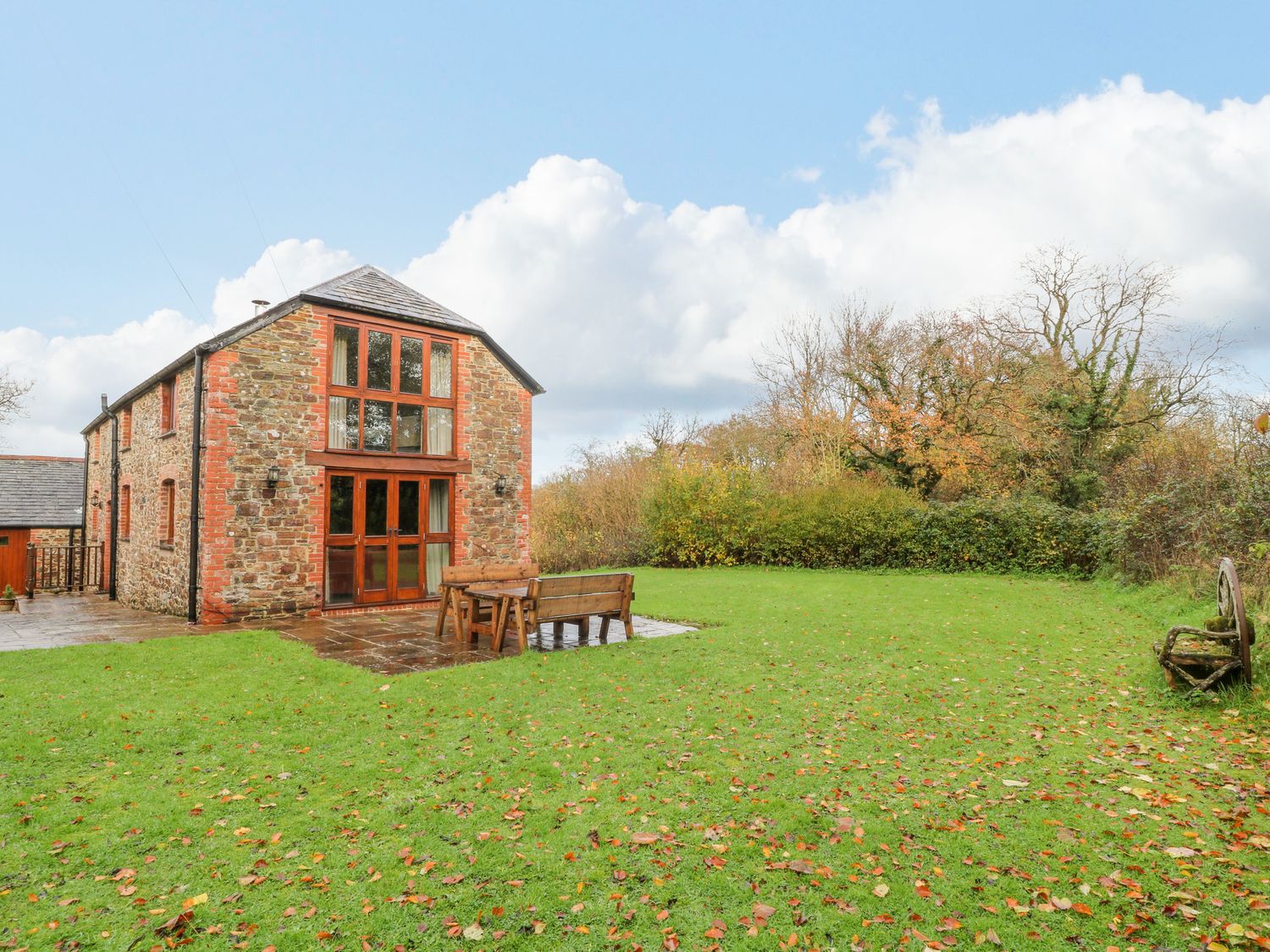 Stone Barn                     photo 33