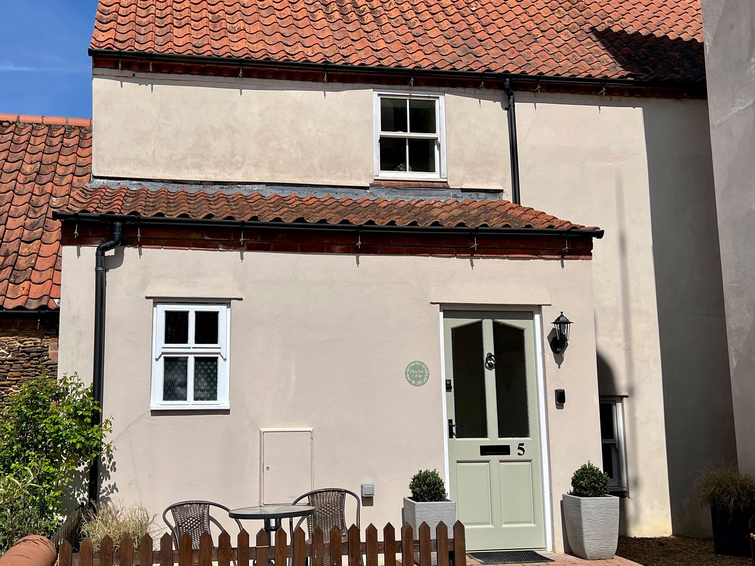 May Bell Cottage, Dersingham Holiday Cottage Bird Spot