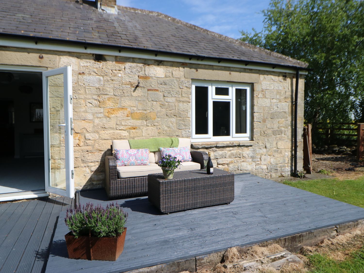 Country Retreat                     photo 2