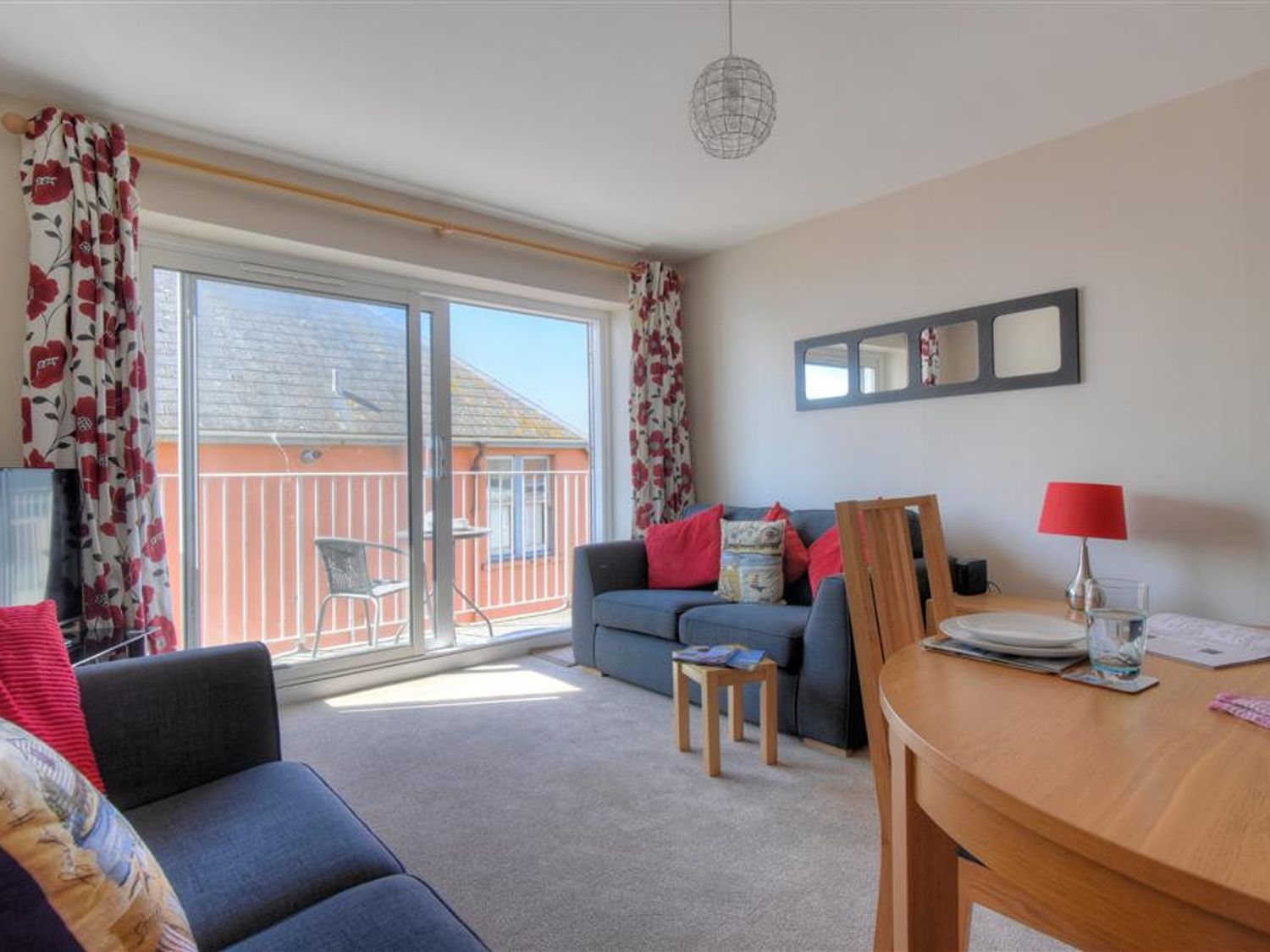 4 Bay View Court                     photo 2