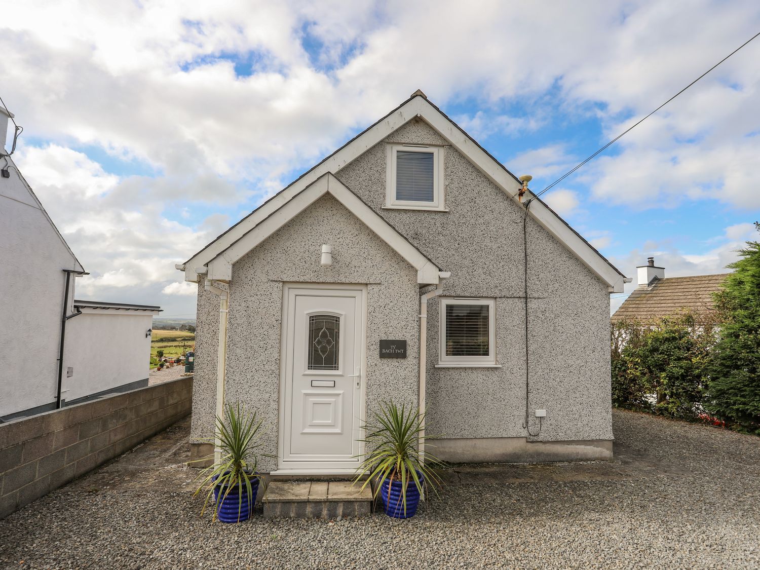 Ty Bach Twt Amlwch Self Catering Holiday Cottage