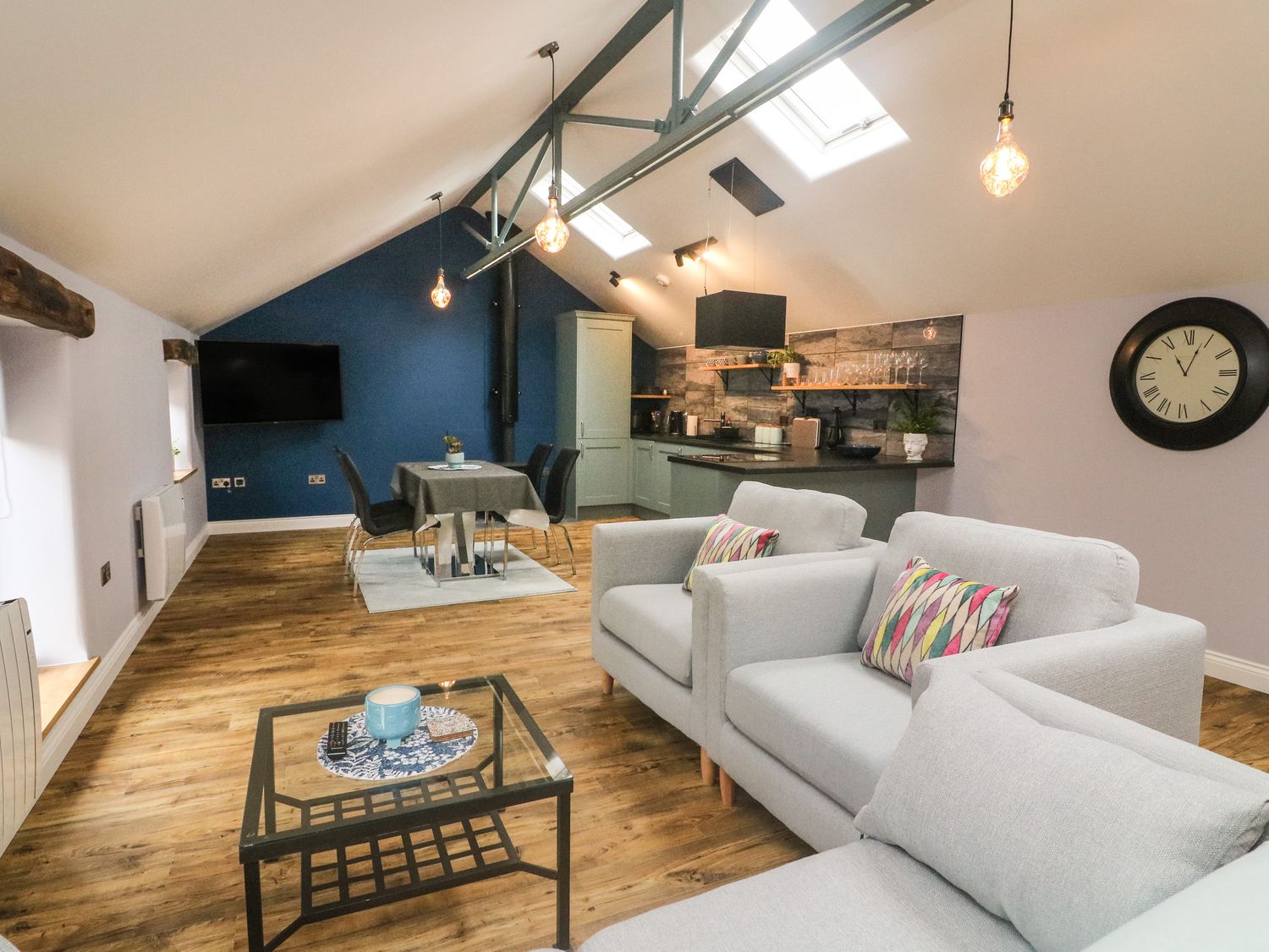 Open plan interior Darrowby Barn Grassington ( Ref 1109557 ) Hire self catering accommodation in Grassington Yorkshire Dales