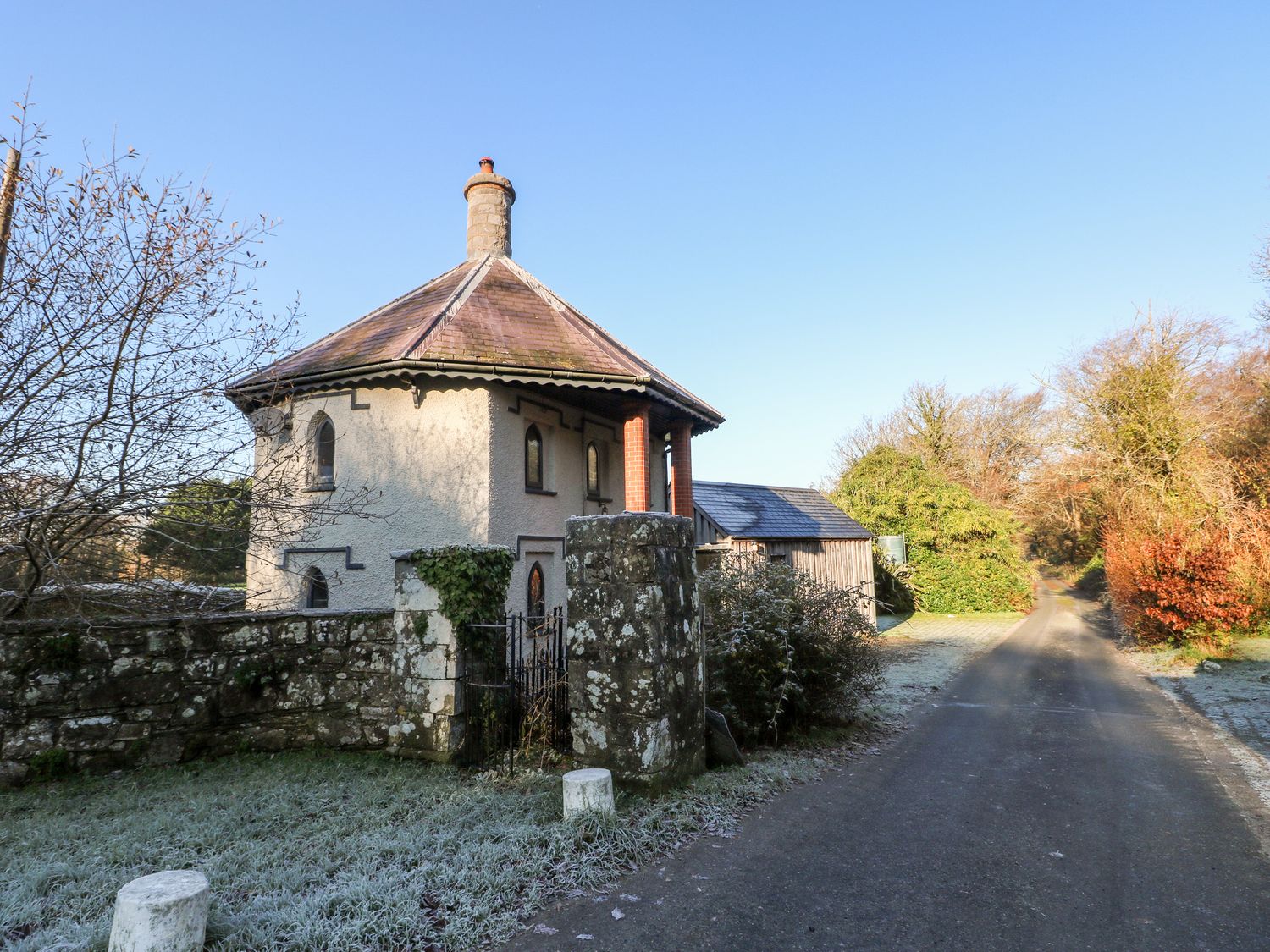 Llwyngwair Manor Lodge
