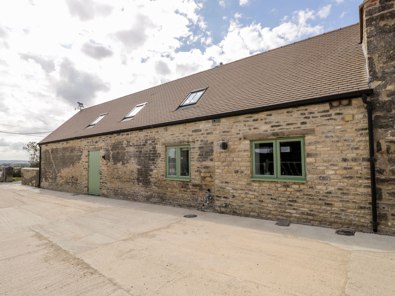 The Old Stable Eynsham Barnard Gate Self Catering Holiday Cottage