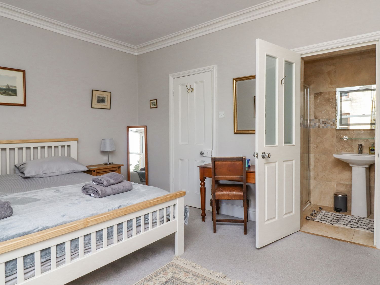 3 Hamilton Terrace Pateley Bridge ( Ref 1115413 ) Book holiday cottage in Pateley Bridge North Yorkshire