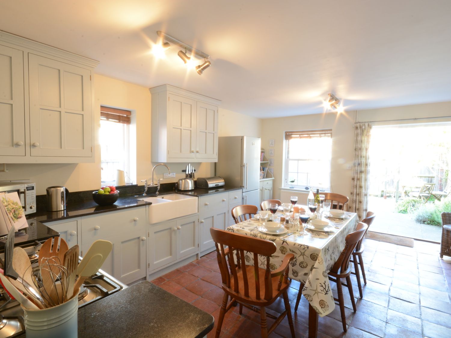 Pebble Beach Cottage, Aldeburgh                     photo 2