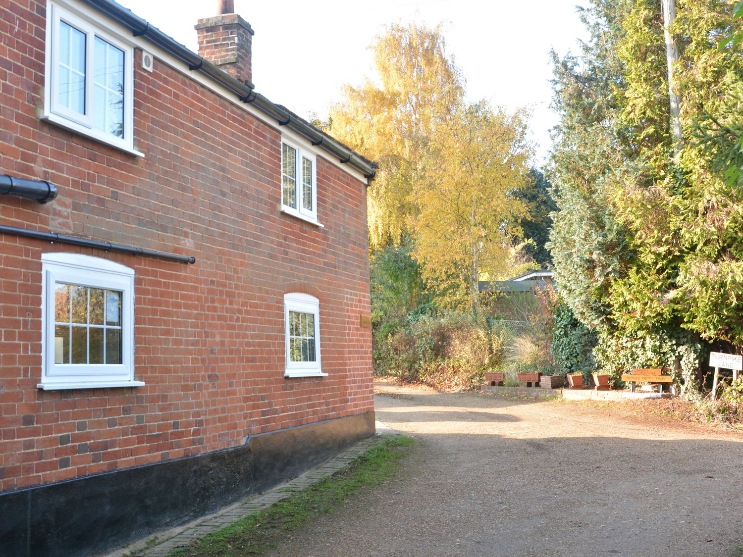 Little Turnpike Cottage, Melton                     photo 24