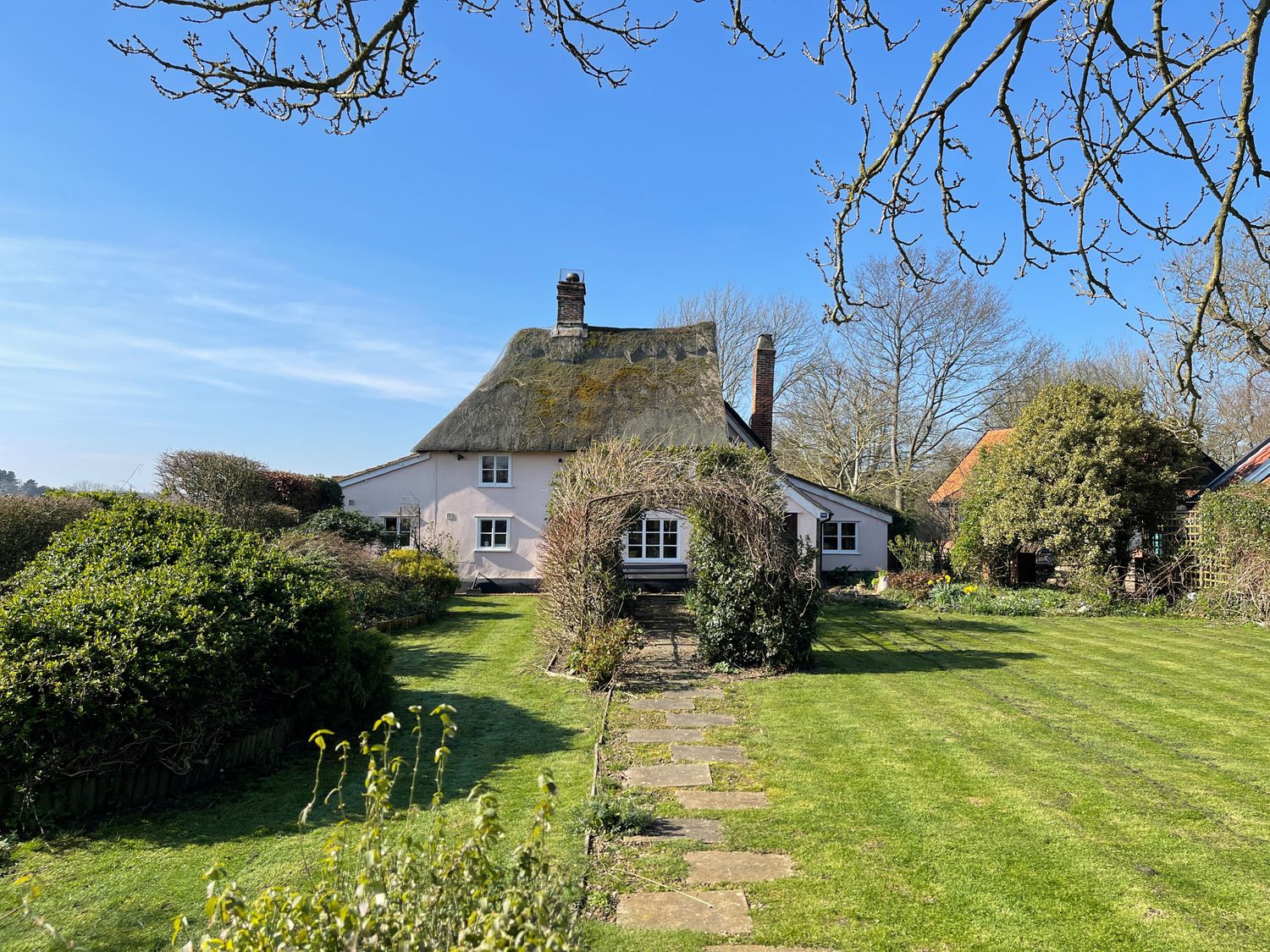 The Cottage, Robin's Nest - Suffolk & Essex - 1117102 - photo 1