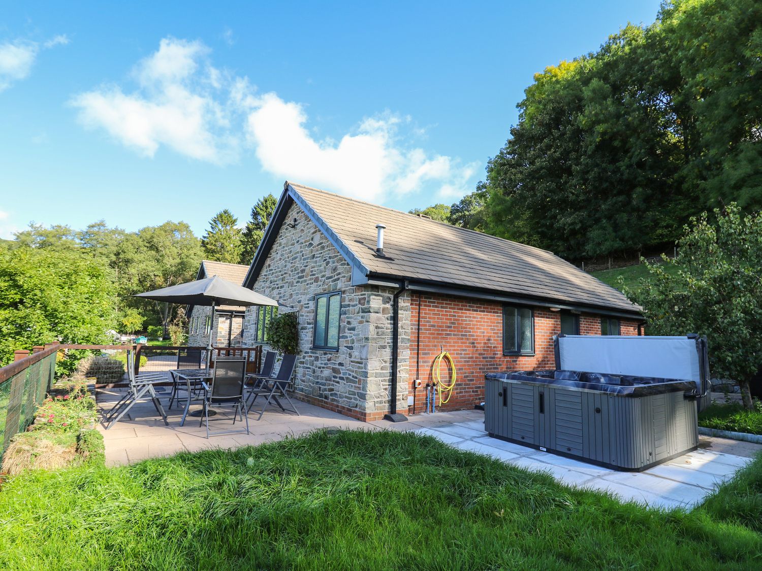 Pen Y Banc | Builth Wells | Llanfaredd | Self Catering Holiday Cottage