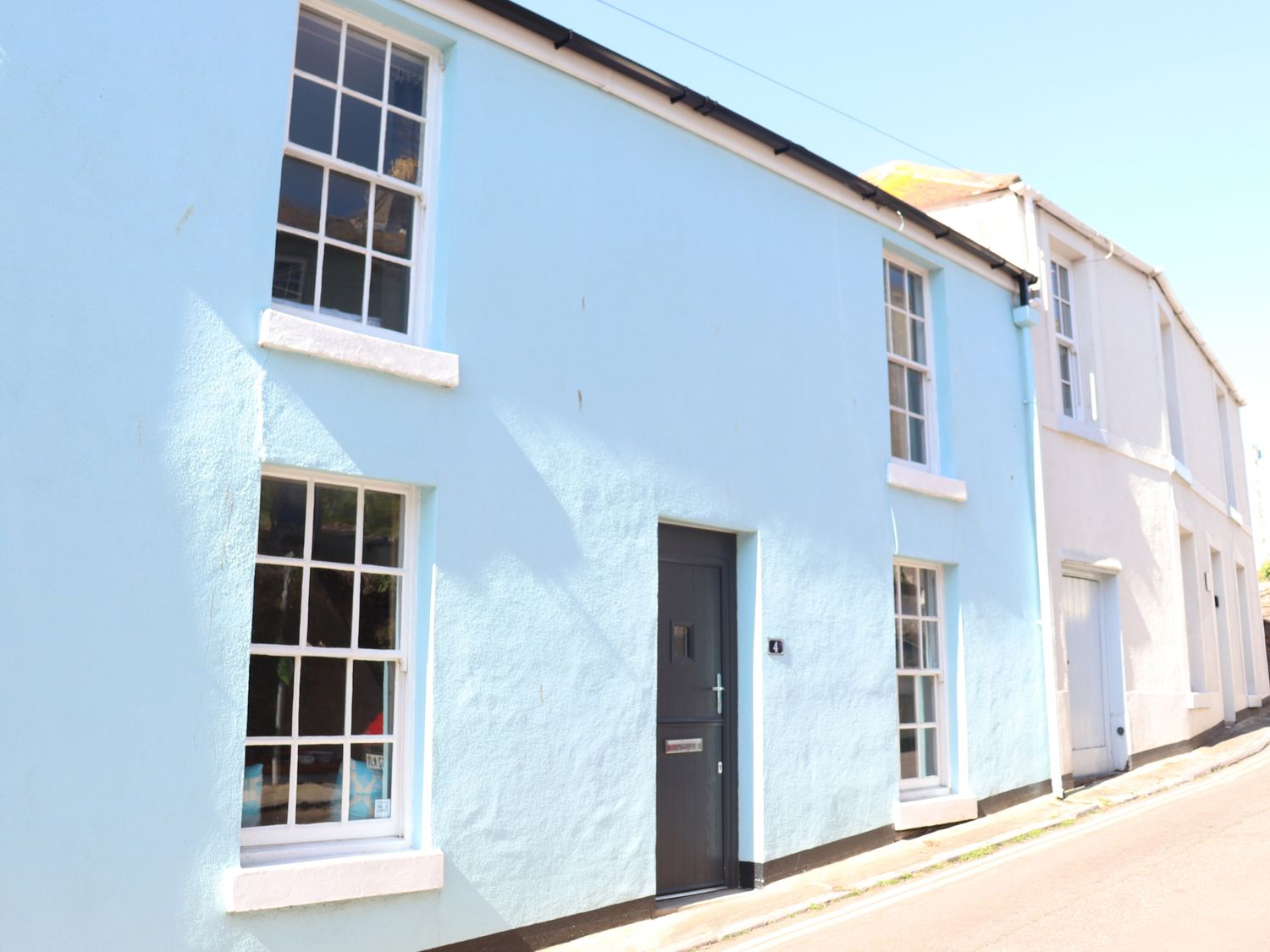 Dolphin Cottage, Brixham Holiday Cottage Bird Spot