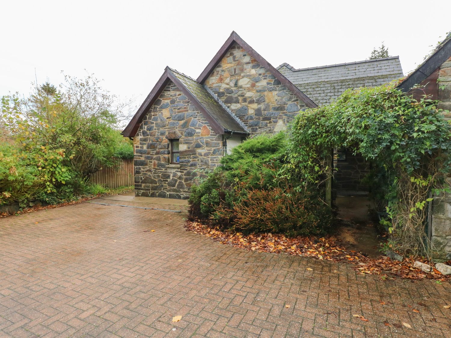 Banc Y Capel, Newport Holiday Cottage Bird Spot