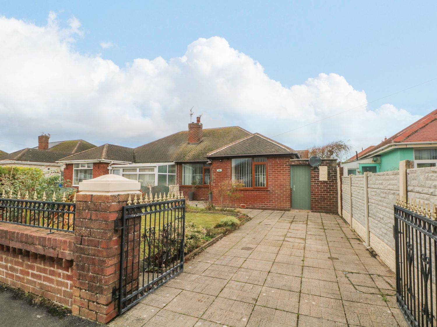 Bungalow By The Sea | Thornton-cleveleys | Rossall School | The Lake ...