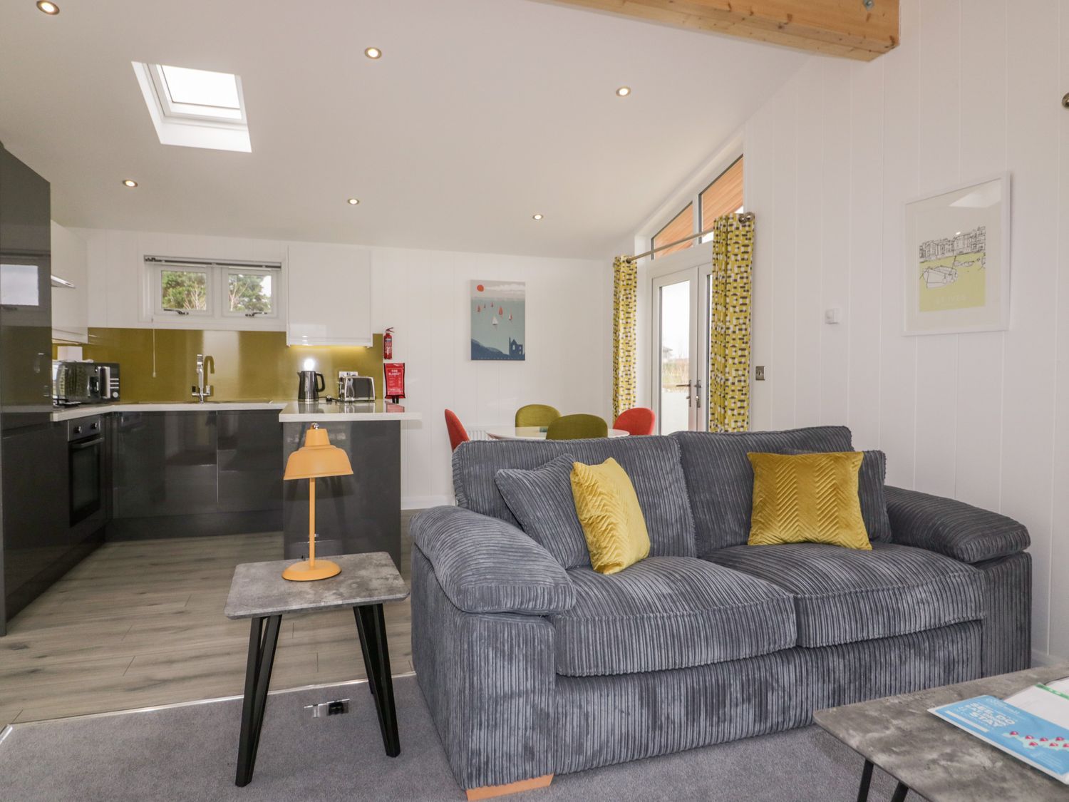 Book 11 Meadow Retreat Cornwall ( Ref 1121195 ) Self Catering Holiday Lodge Accommodation at Southern Halt near Liskeard Cornwall England