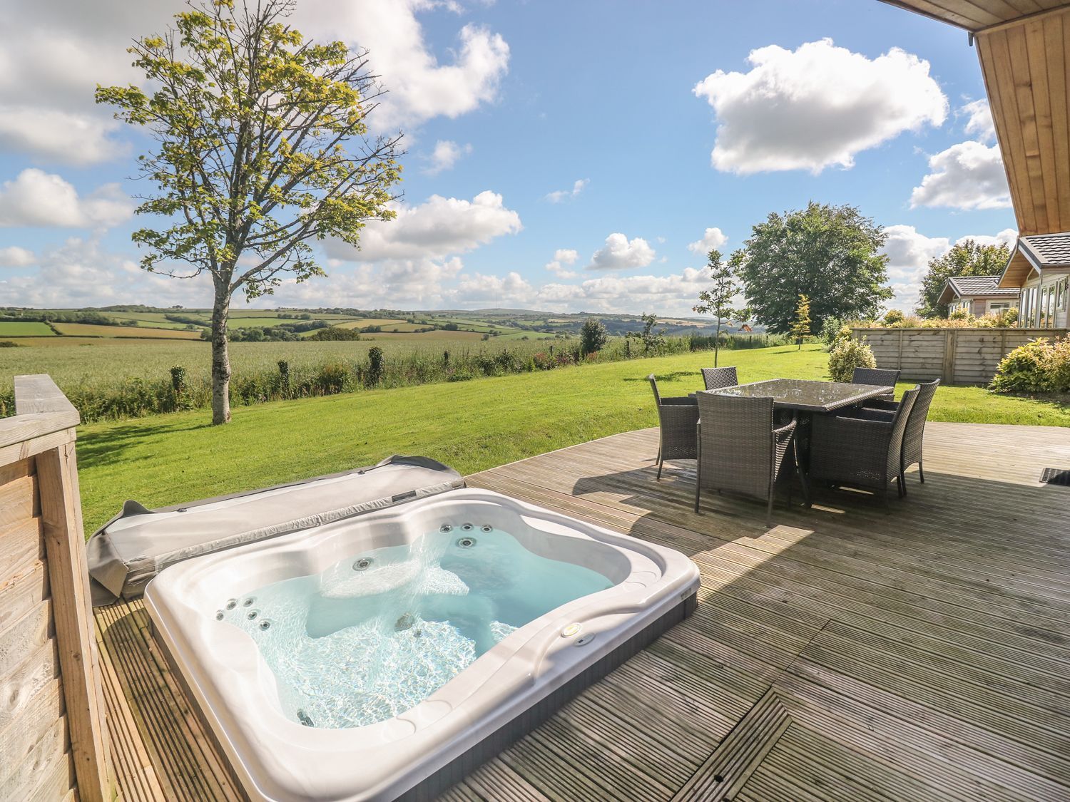 Book 4 Horizon View Lodge at Southern Halt Lodges ( Ref 988002 ) Accommodation for 6 guests in Dobwalls South Cornwall England