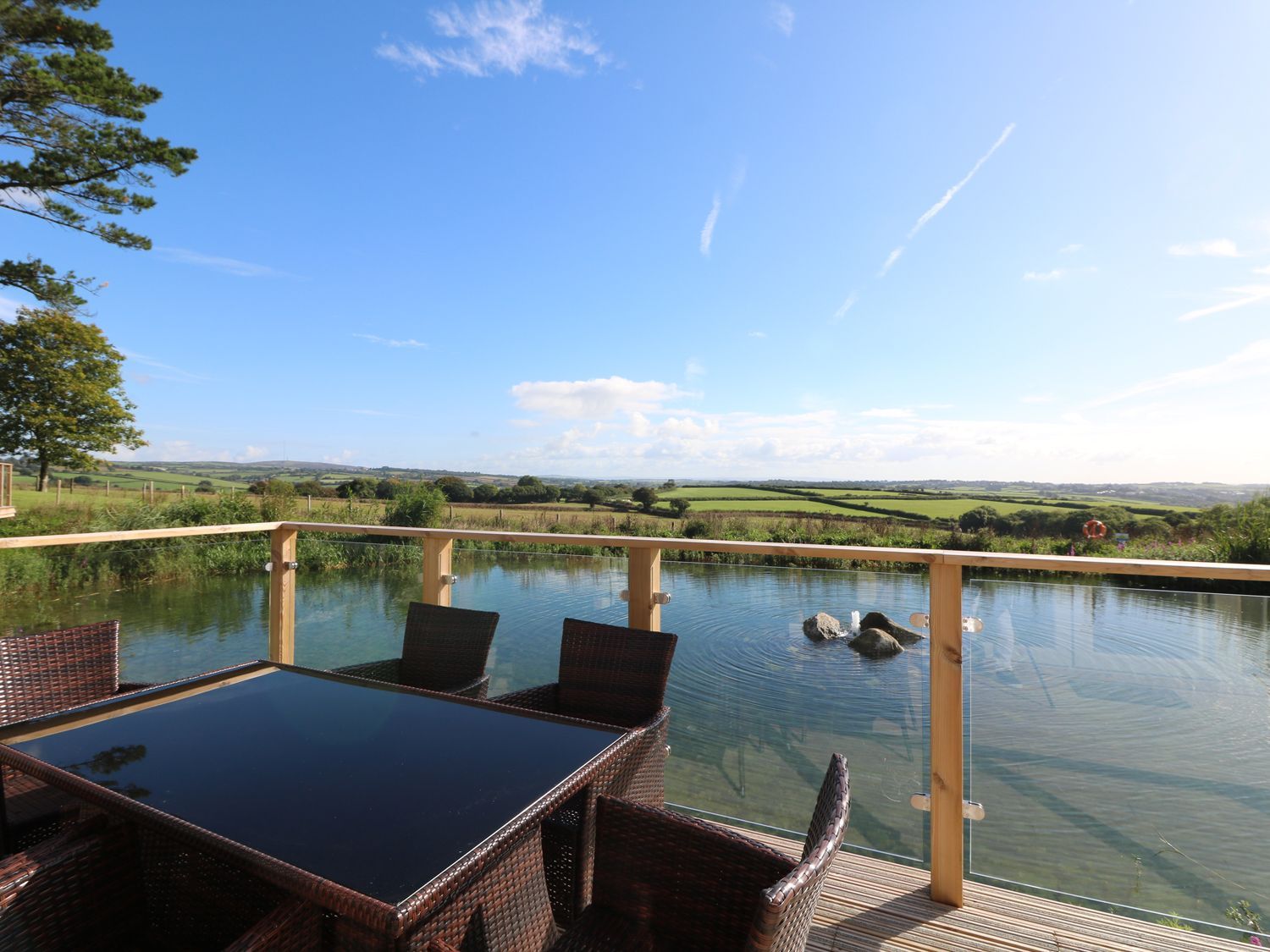 14 Faraway Fields Lodge decking area Southern Halt Holiday Lodges Dobwalls - 14 Faraway Fields Lodge ( Ref 1121201 ) sleeps 6 guests - Liskeard Holiday Park in Cornwall England