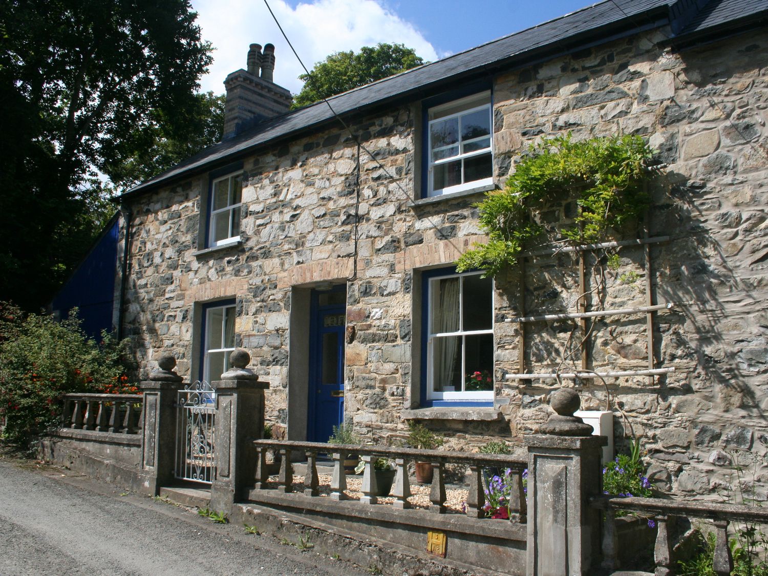 Delfryn, Newport                     photo 2