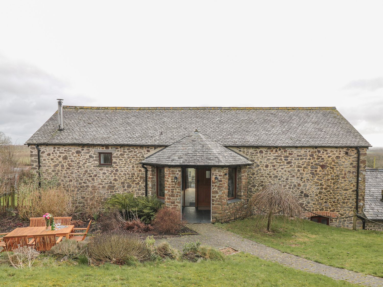 Hoppers Barn                     photo 2