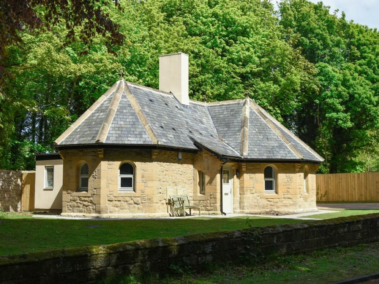 The Lodge (alnwick) | Alnwick | Allerburn Ho | Northumbria | Self ...