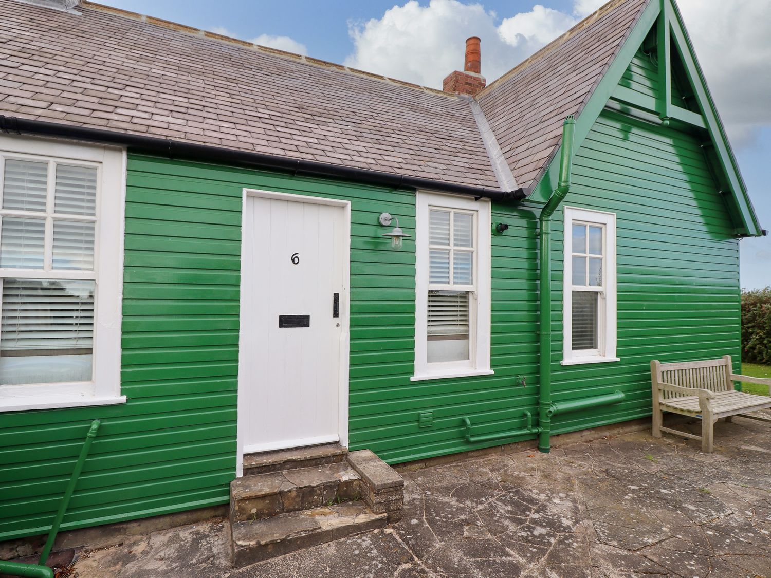Armstrong Cottages No6                     photo 2