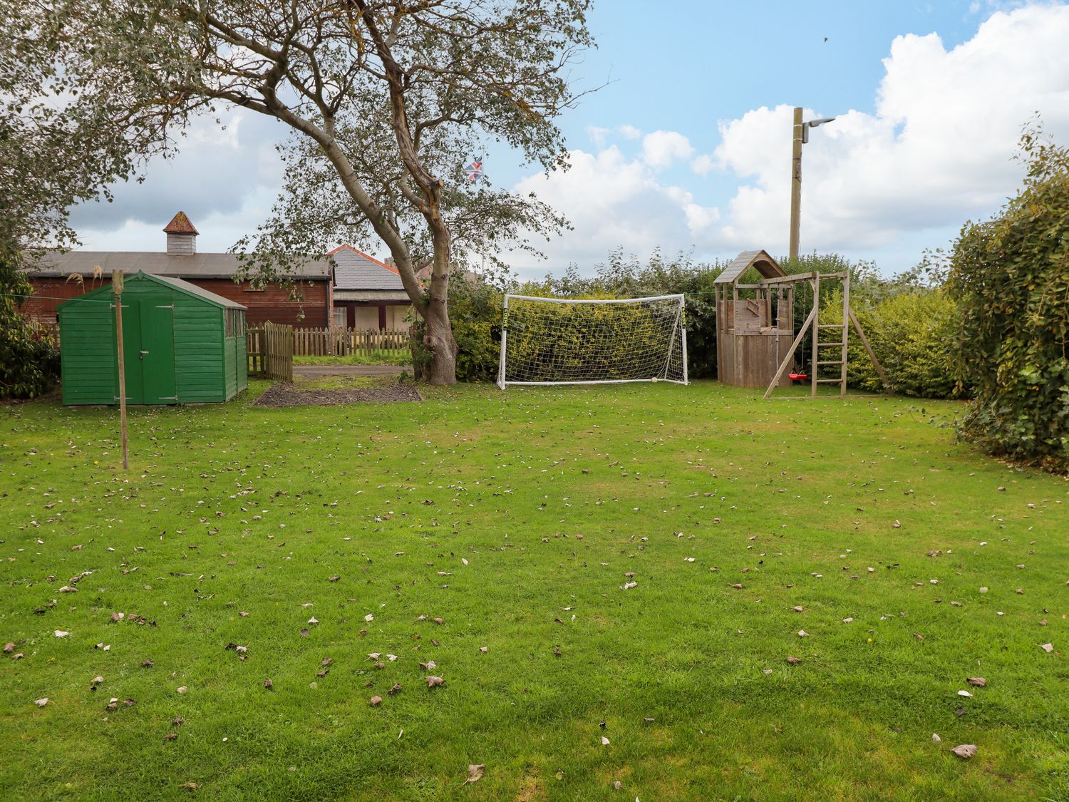 Armstrong Cottages No6                     photo 16