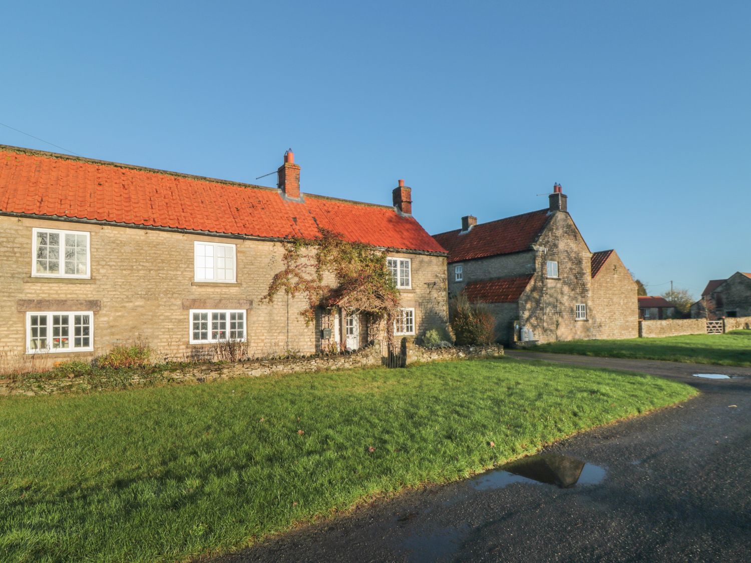 The Farmhouse - North Farm - North Yorkshire (incl. Whitby) - 1123584 - photo 1