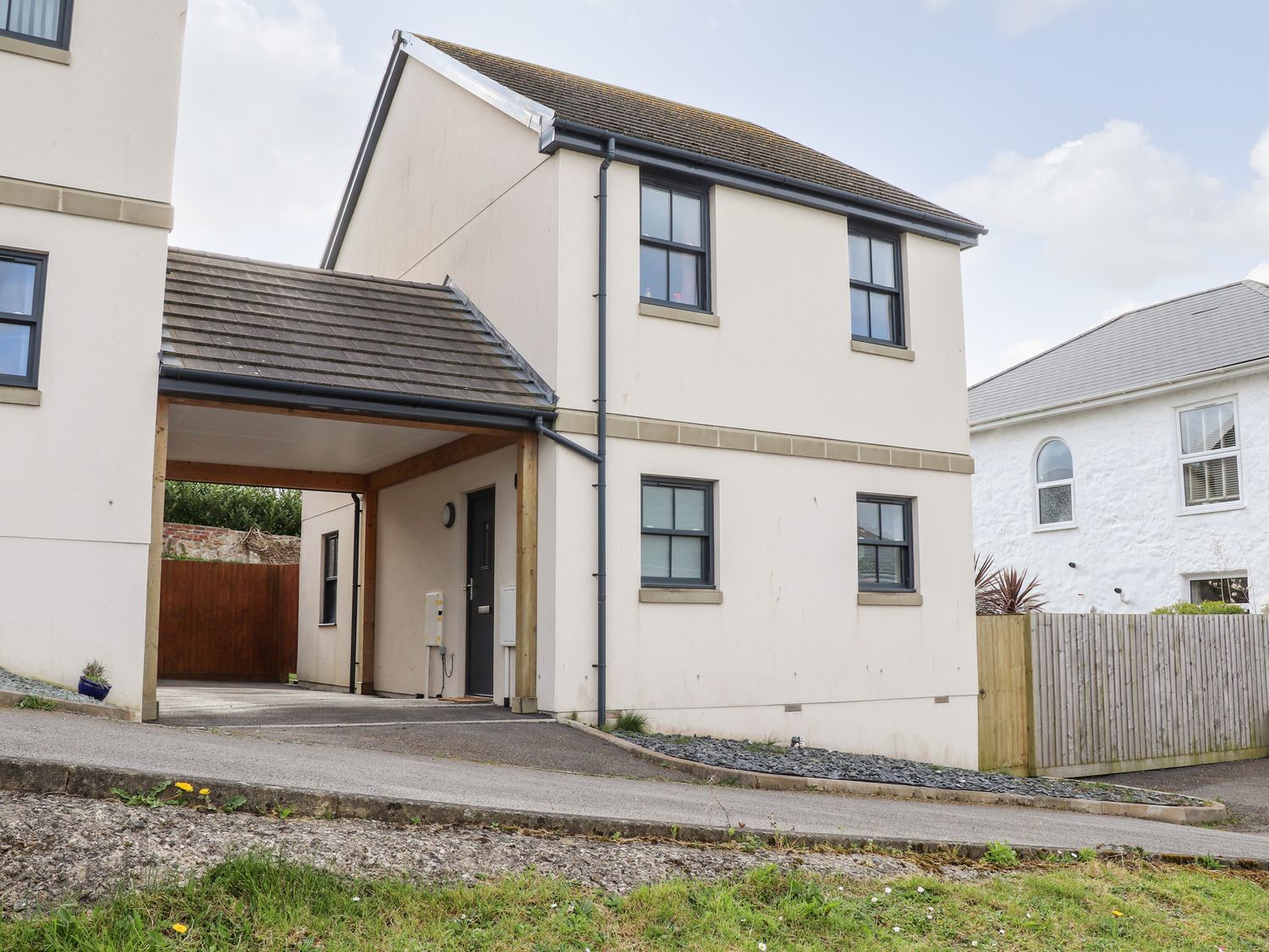 1 Queensway Gardens - Cornwall - 1124704 - photo 1