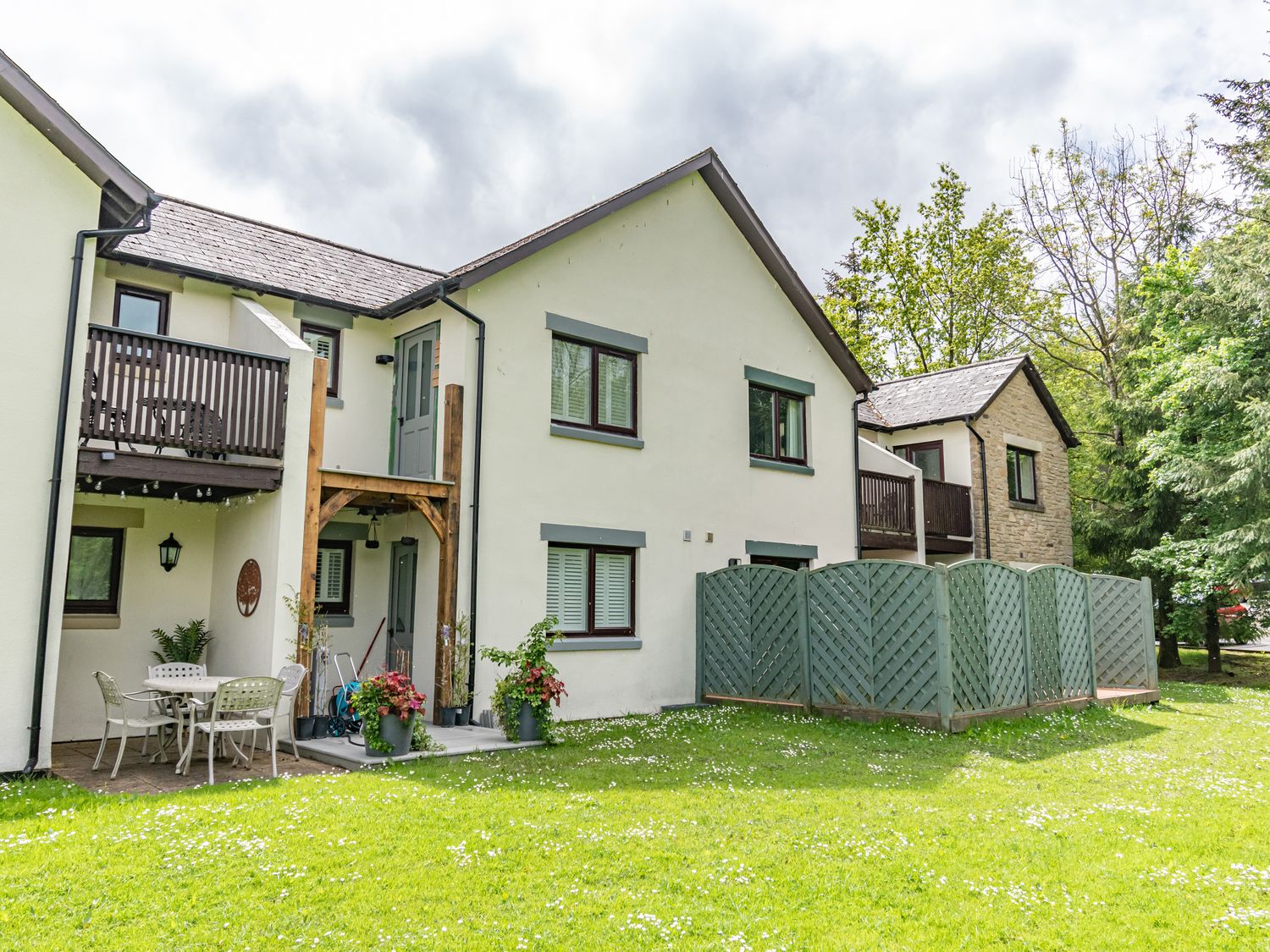 Whisk Away Cottage, Troutbeck Holiday Cottage Bird Spot