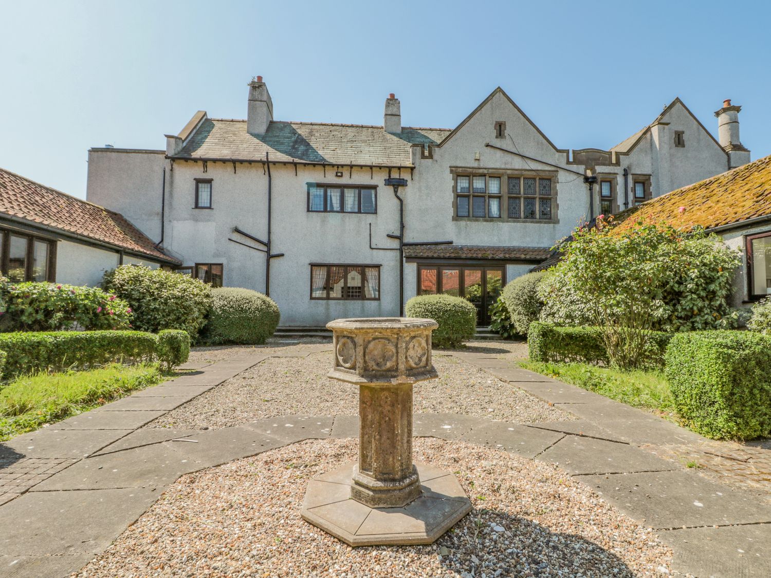 Highcliffe Manor - North Yorkshire (incl. Whitby) - 1125146 - photo 1