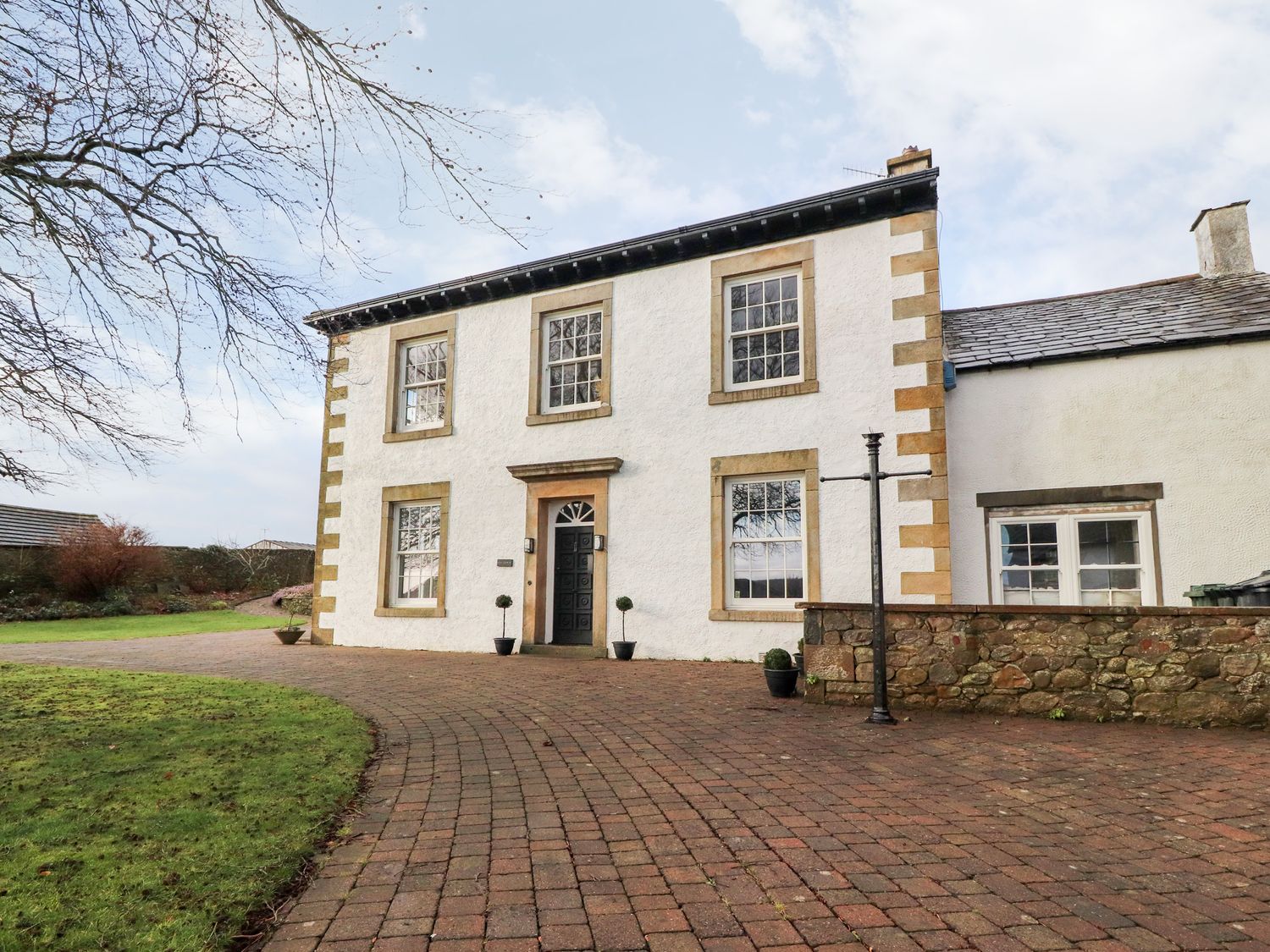 Hall Gowan 129 North Road, Carnforth Holiday Cottage Bird Spot