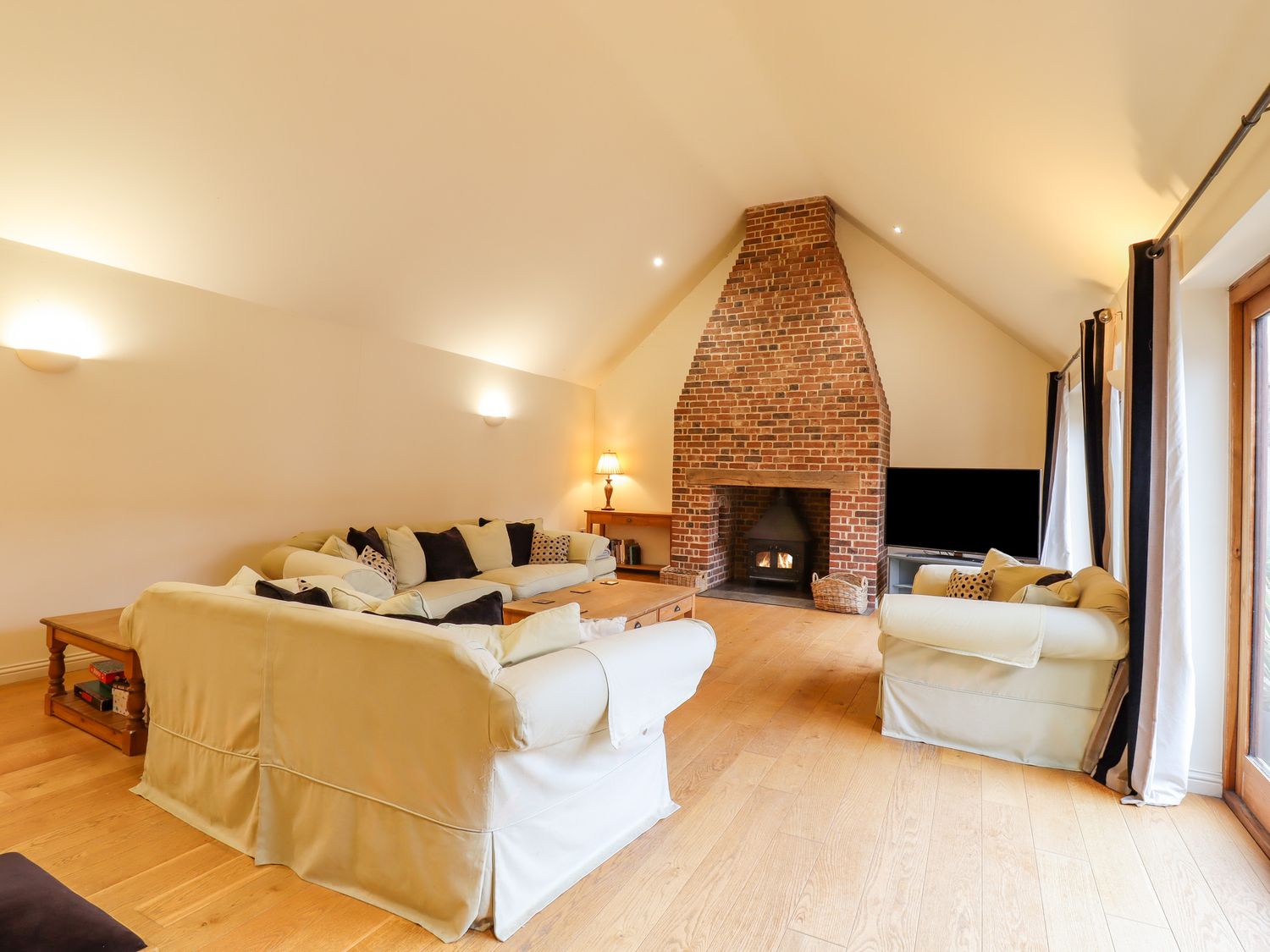The Stables at Hall Barn                     photo 2