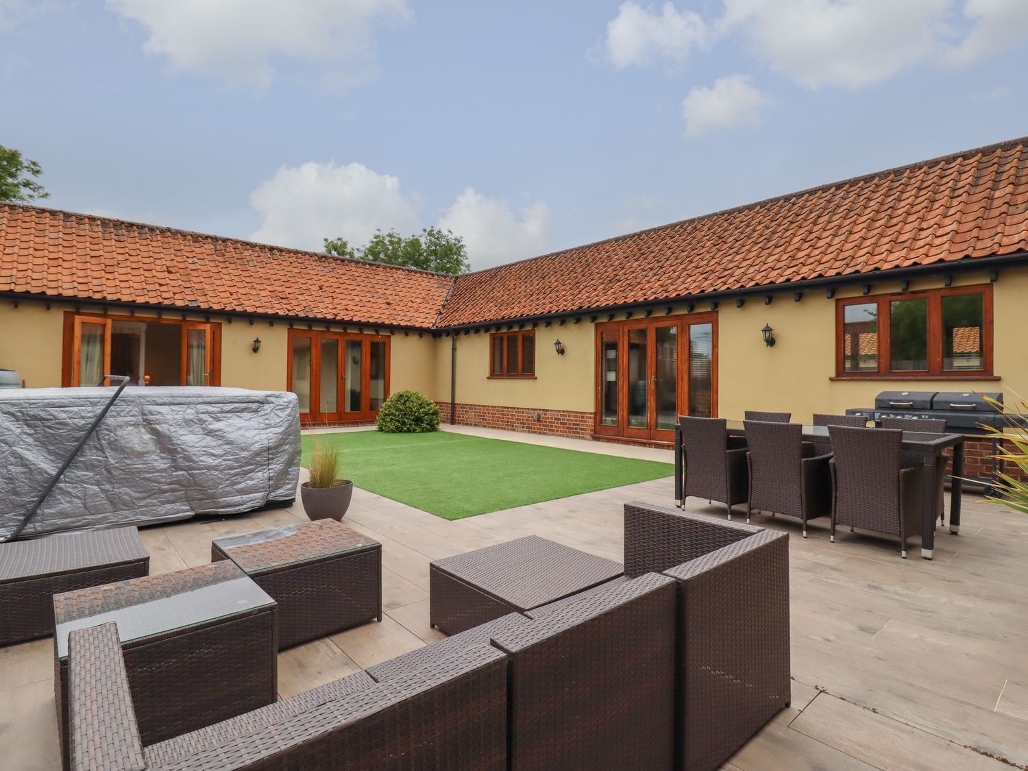 The Stables at Hall Barn                     photo 16