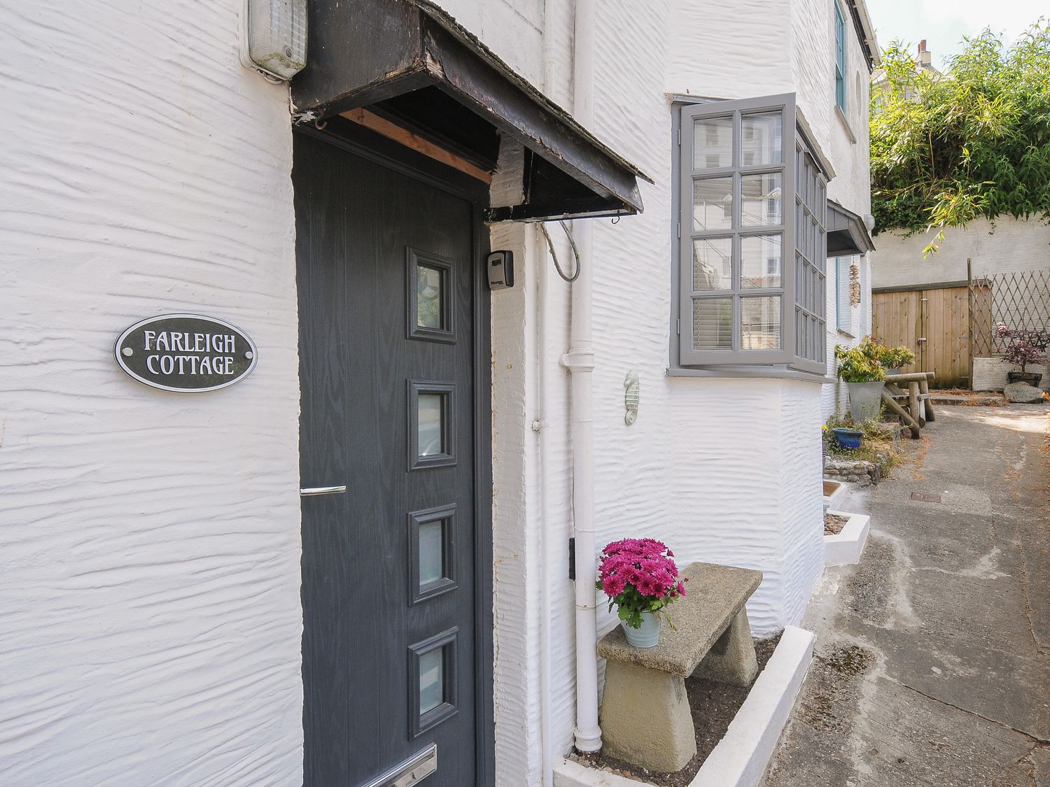 Farleigh Cottage                     photo 2