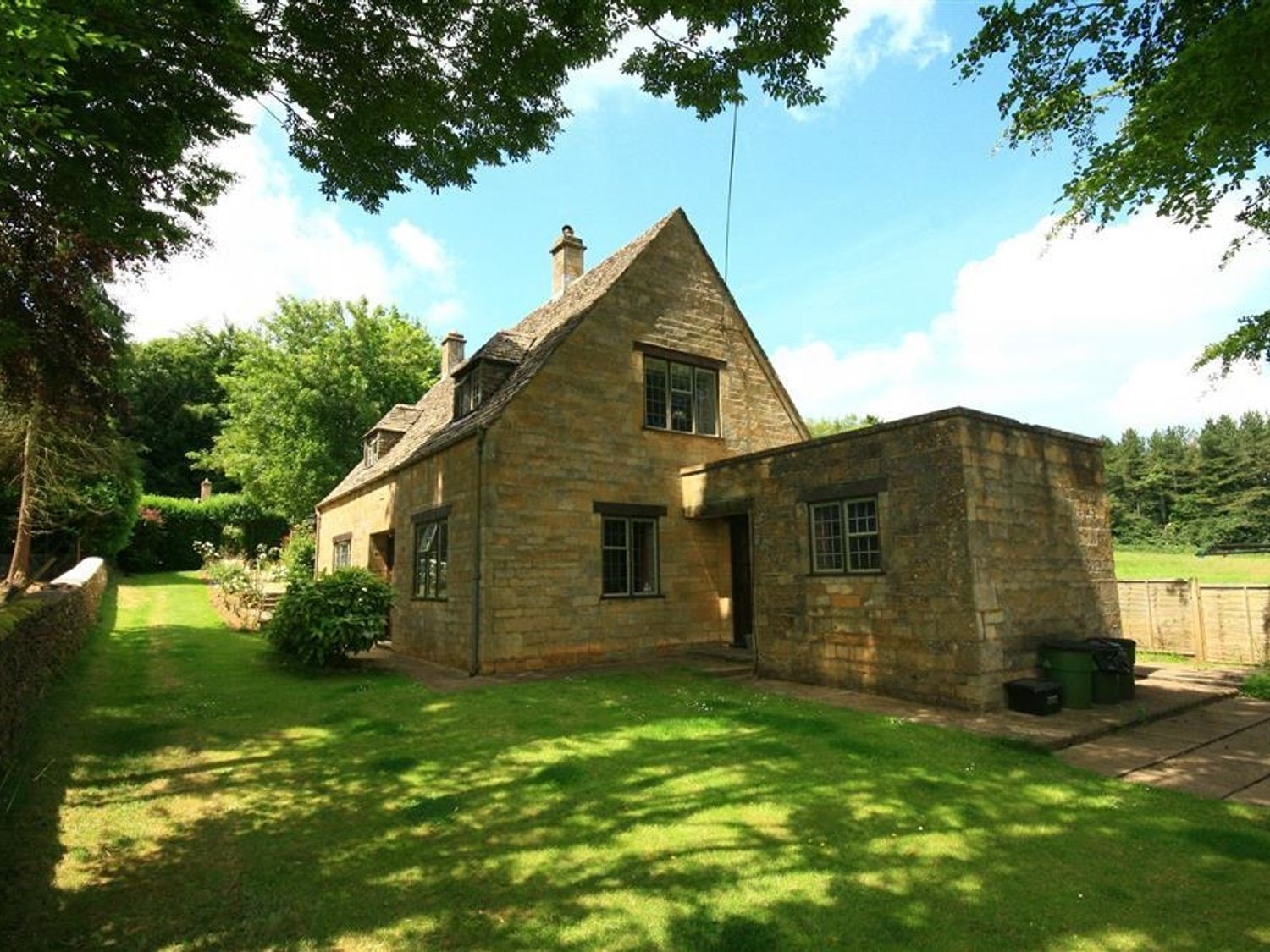 Windy Ridge Cottage                     photo 2