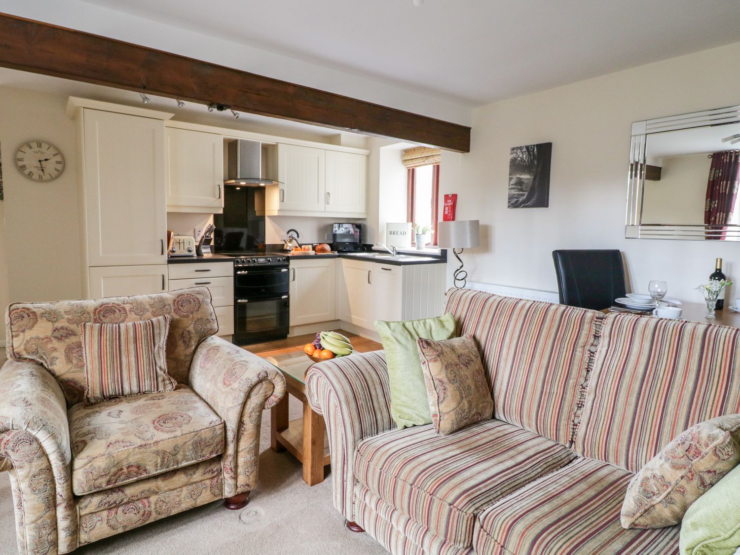 The Hayloft at Tennant Barn Malham ( Ref 1127775 ) Rent holiday barn conversion in Malham for 2 people