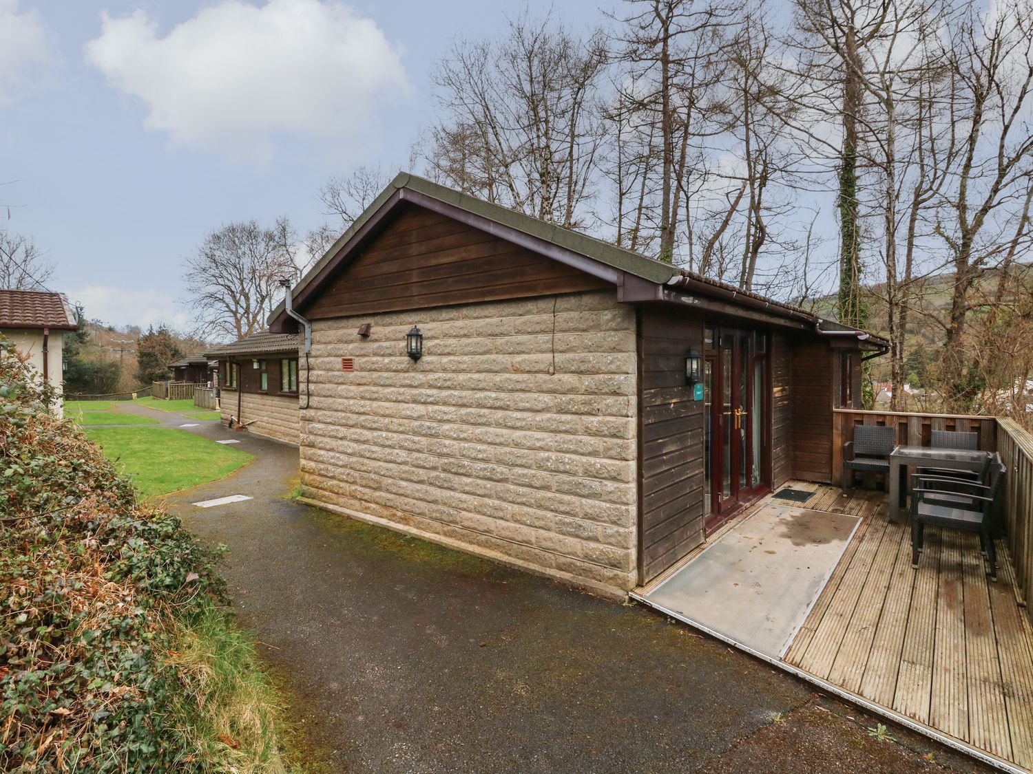 Chalet Log Cabin C9 | Combe Martin | Clorridge Hill | Devon | Self ...