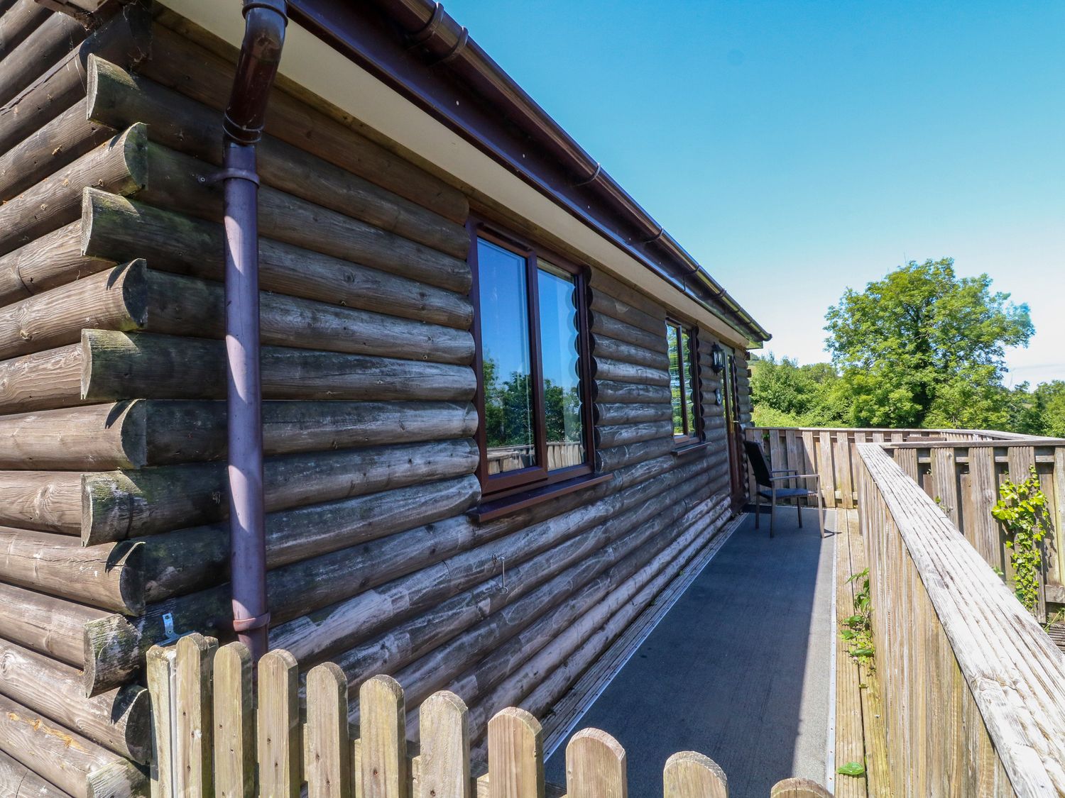 Chalet Log Cabin L3 | Combe Martin | Clorridge Hill | Devon | Self ...